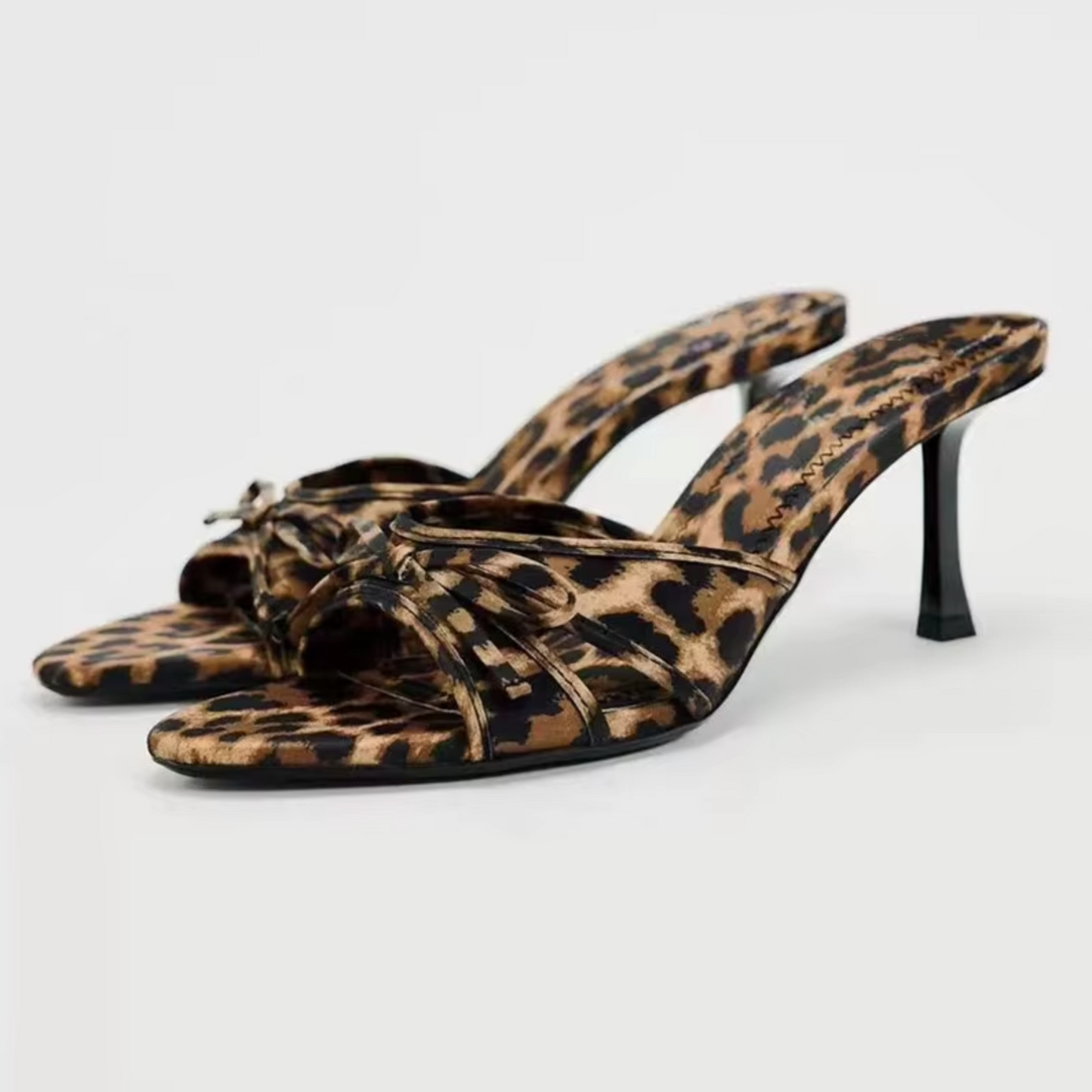 Maila – Pantuflas de tacón con estampado de leopardo