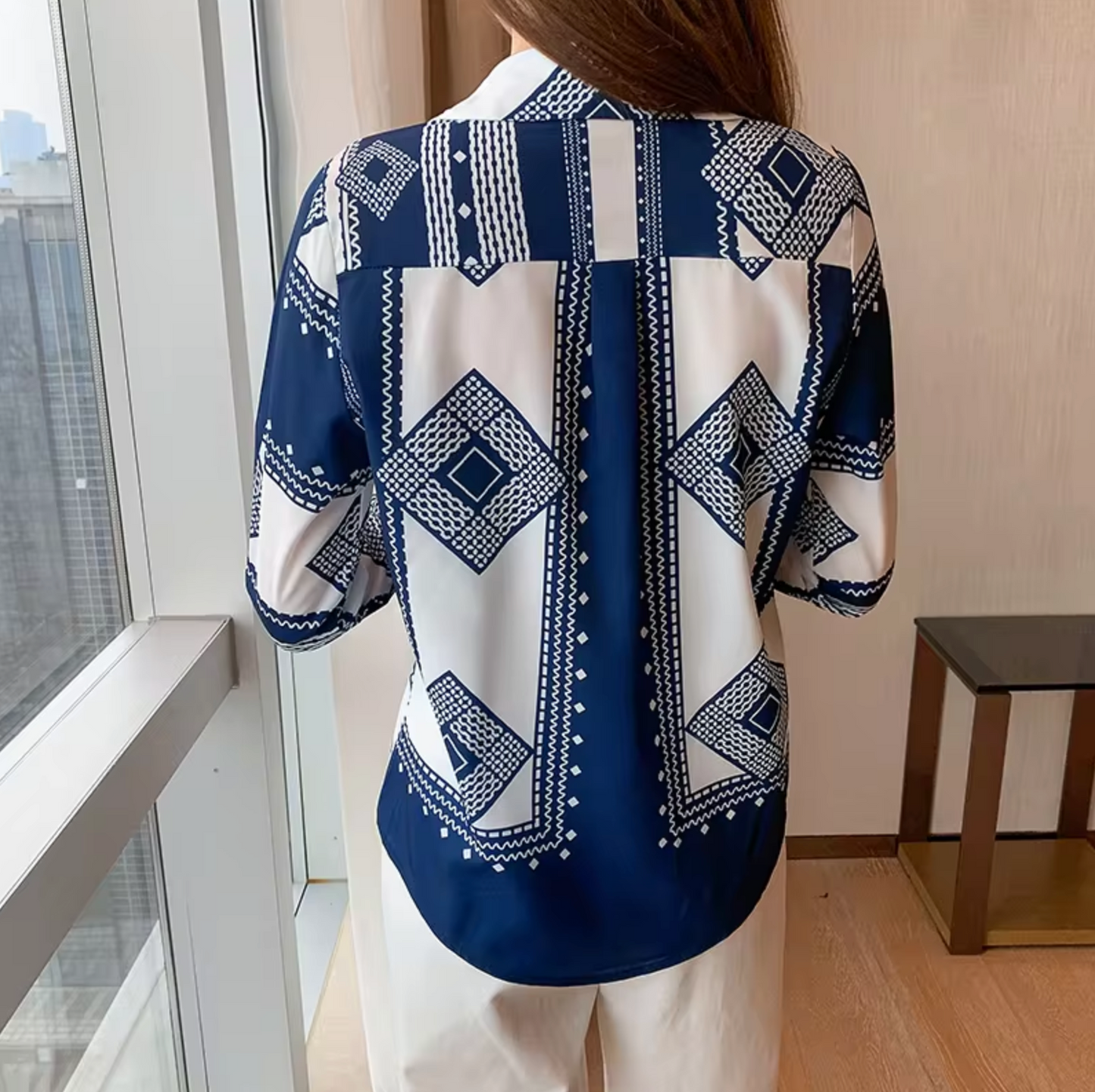 Kailani – Blusa con estampado geométrico