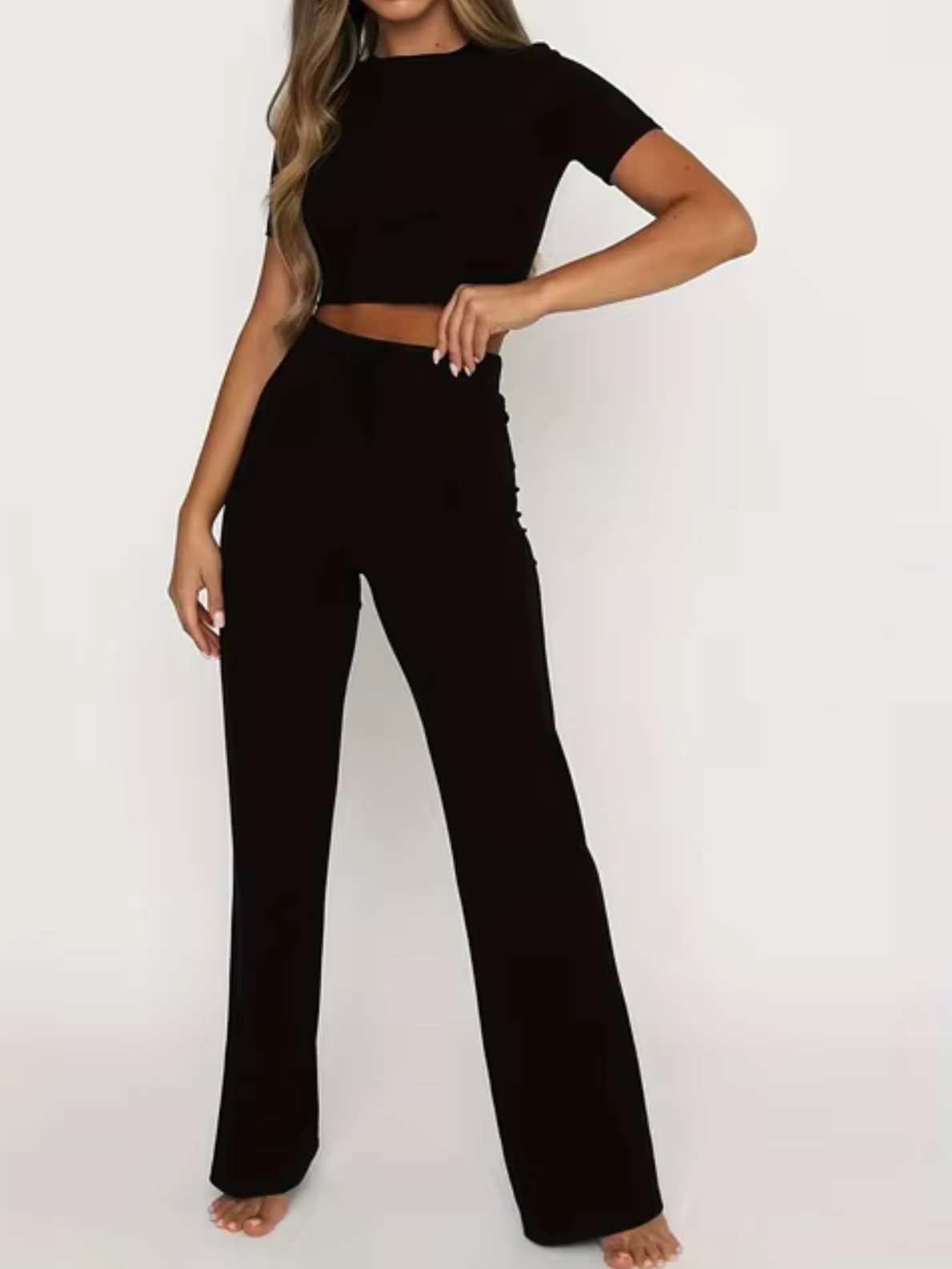 Jarrah – Conjunto Crop Top y Pantalón