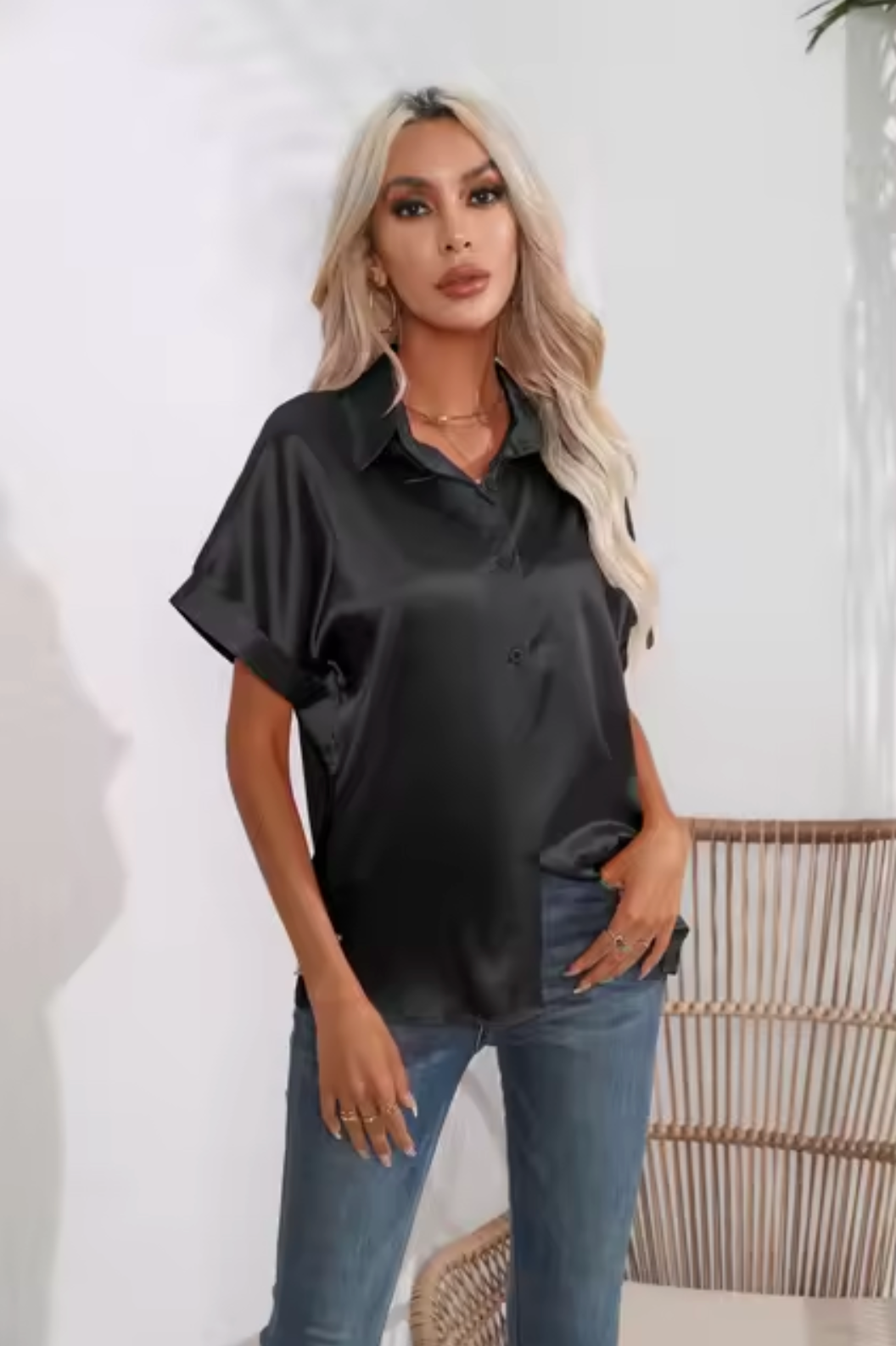 Ria – Blusa de Raso con Manga Corta