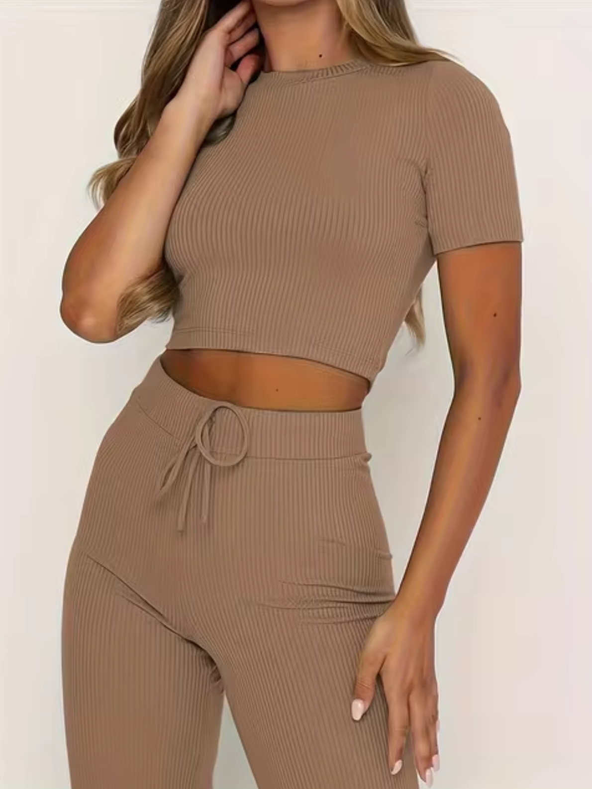 Jarrah – Conjunto Crop Top y Pantalón