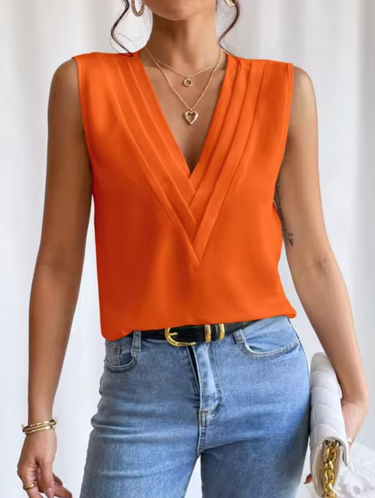 Maddie – Elegante Top sin Mangas con Cuello en V