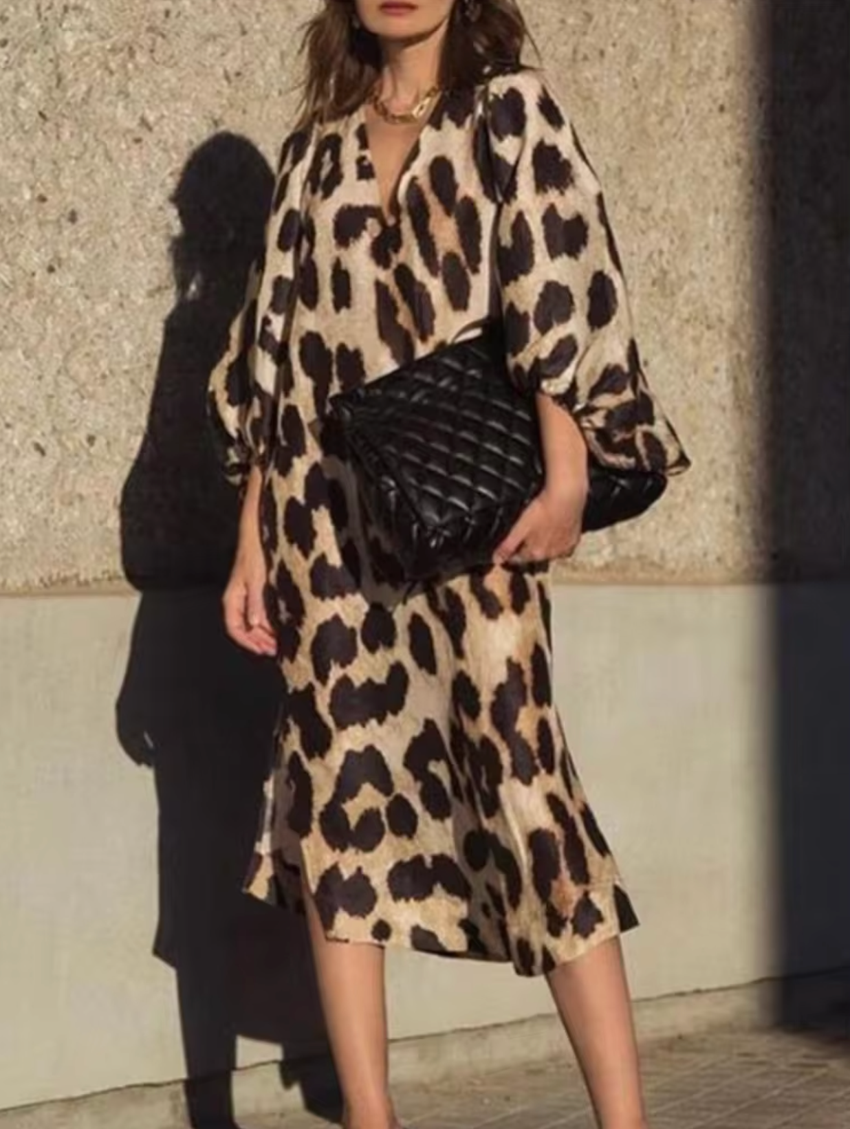 Zera – vestido de leopardo con cuello en V