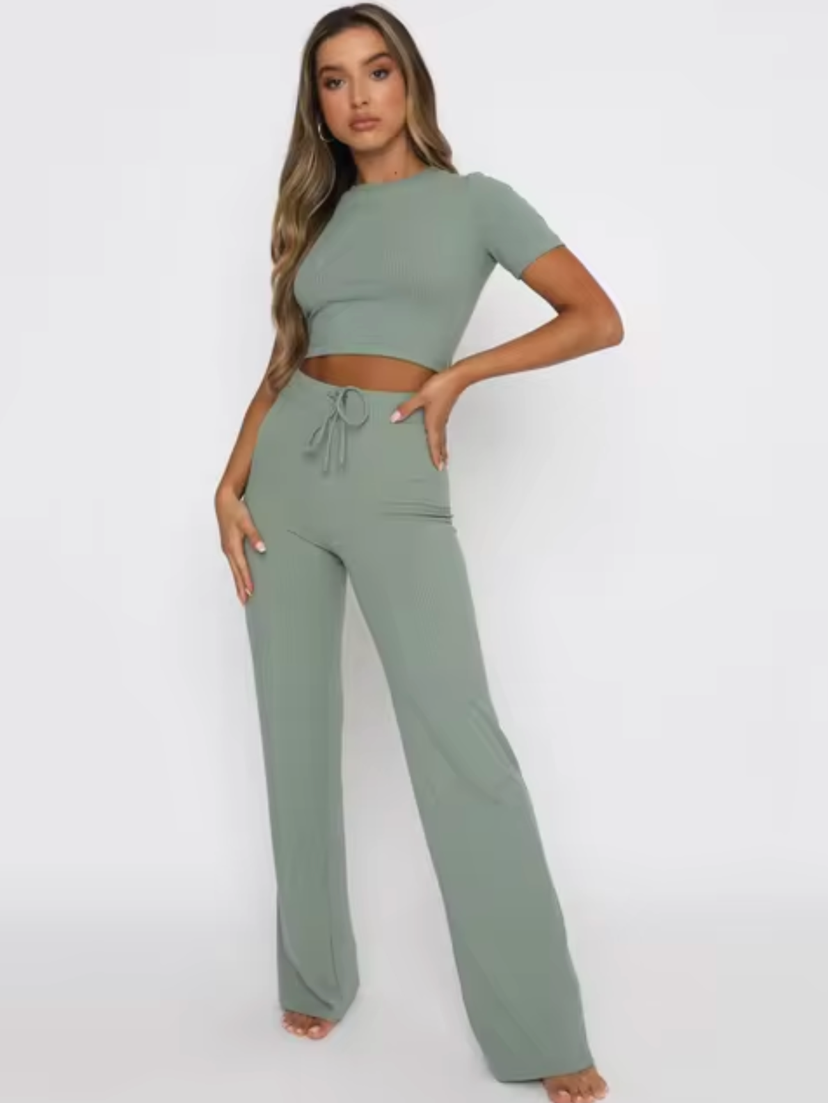 Jarrah – Conjunto Crop Top y Pantalón