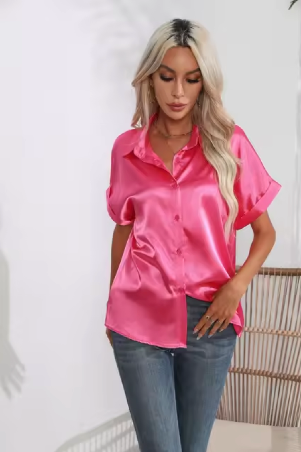 Ria – Blusa de Raso con Manga Corta