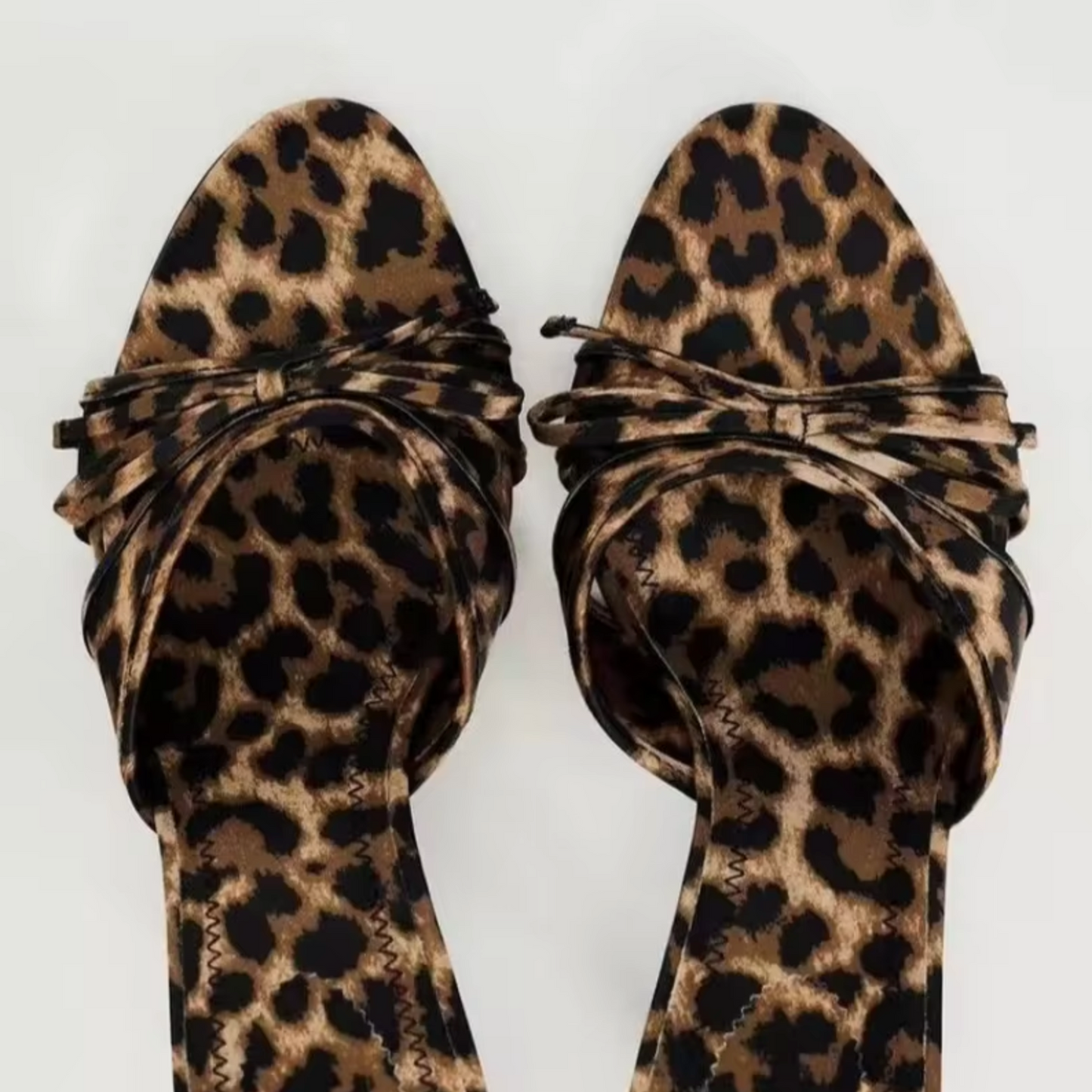 Maila – Pantuflas de tacón con estampado de leopardo