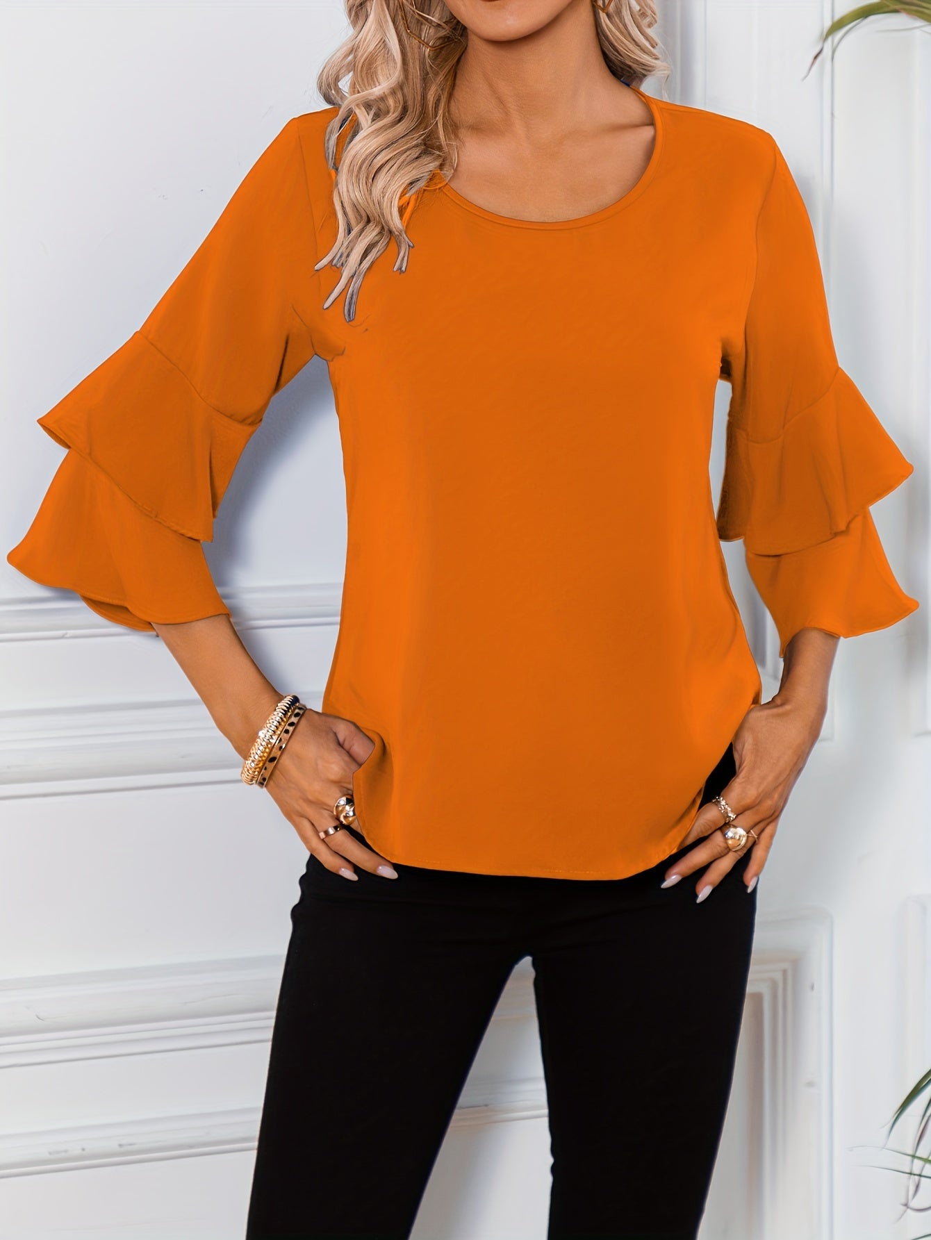 Maristella - Elegante blusa con cuello redondo y mangas de volante