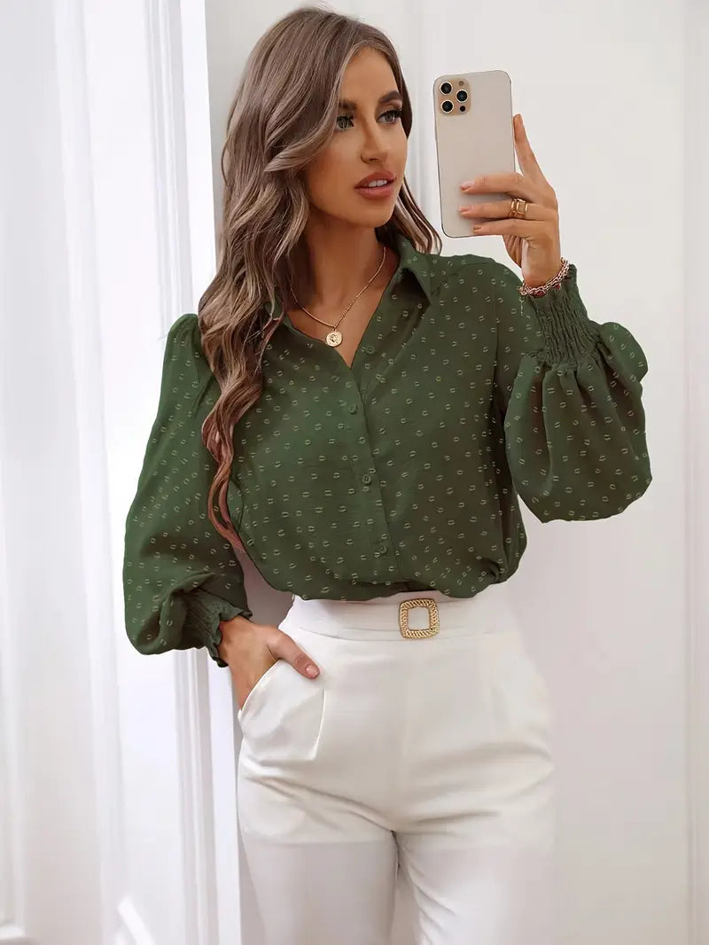 Alba – Blusa elegante con mangas con puños fruncidos