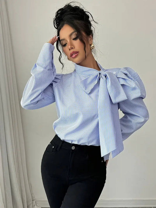 Kornelia – Elegante blusa oversize de algodón con lazo